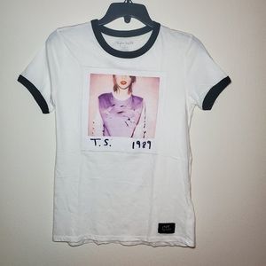 Taylor swift The 1989 World Tour white t-shirt